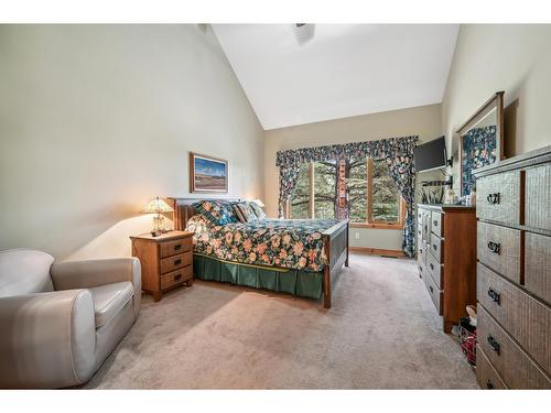 4850 Holland Creek Ridge Road, Windermere, BC - Indoor Photo Showing Bedroom