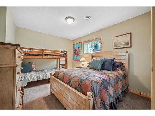 4850 Holland Creek Ridge Road, Windermere, BC - Indoor Photo Showing Bedroom