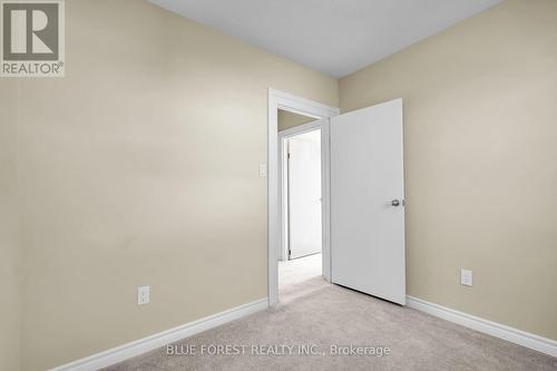 74 Caradoc Street N, Strathroy-Caradoc, ON - Indoor Photo Showing Other Room