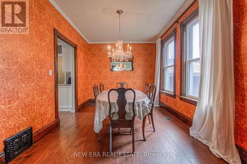 7 Richmond Avenue, Kitchener, ON - Indoor Photo Showing Dining Room