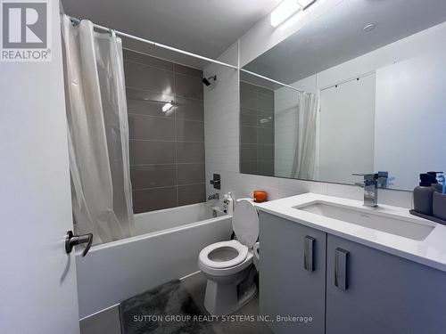 810 - 10 Gibbs Road, Toronto, ON - Indoor Photo Showing Bathroom