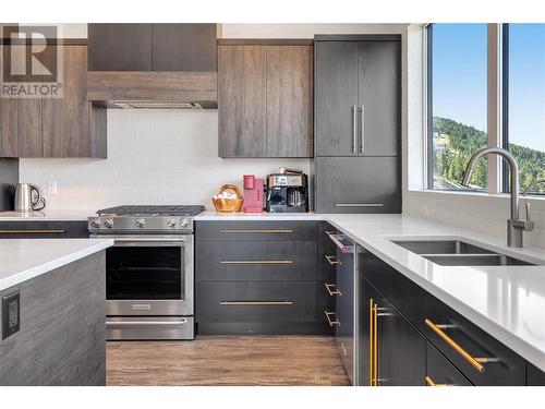 3649 Mckinley Beach Drive, Kelowna, BC - Indoor Photo Showing Kitchen With Double Sink With Upgraded Kitchen