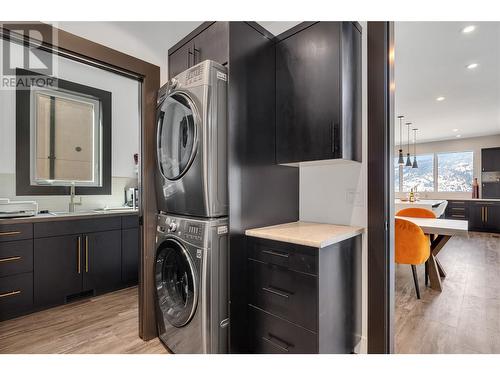 3649 Mckinley Beach Drive, Kelowna, BC - Indoor Photo Showing Laundry Room