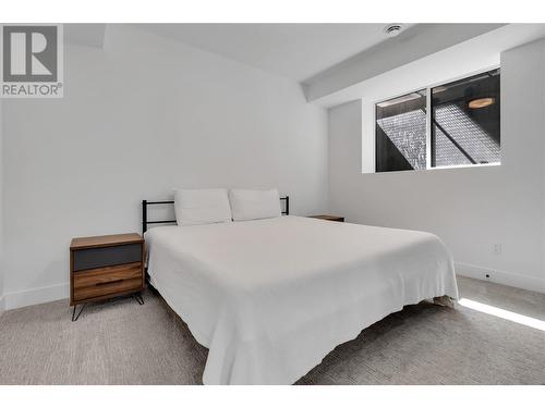 3649 Mckinley Beach Drive, Kelowna, BC - Indoor Photo Showing Bedroom