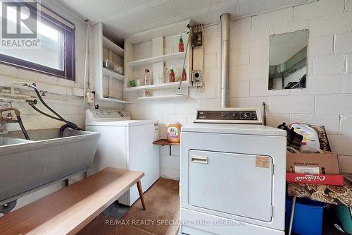 1082 Greaves Avenue, Mississauga, ON - Indoor Photo Showing Laundry Room