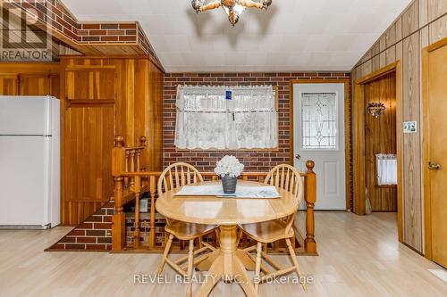 129 Moreau Parkway, Tiny, ON - Indoor Photo Showing Dining Room