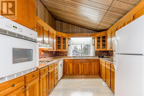129 Moreau Parkway, Tiny, ON - Indoor Photo Showing Kitchen