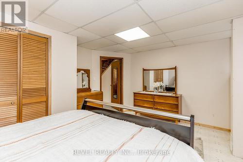 129 Moreau Parkway, Tiny, ON - Indoor Photo Showing Bedroom