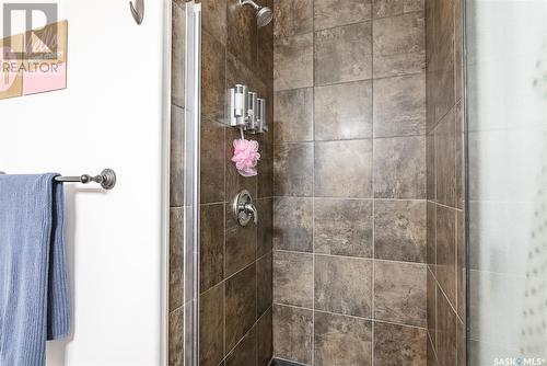 415 Faldo Crescent, Warman, SK - Indoor Photo Showing Bathroom