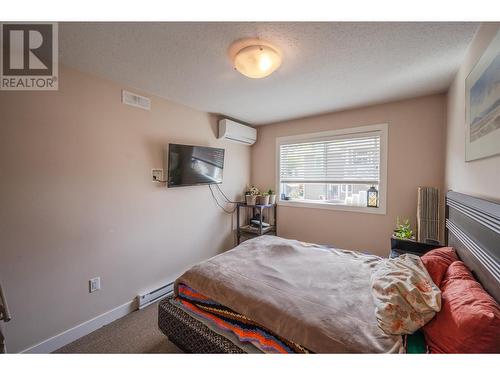 9457 Alder Street, Summerland, BC - Indoor Photo Showing Bedroom