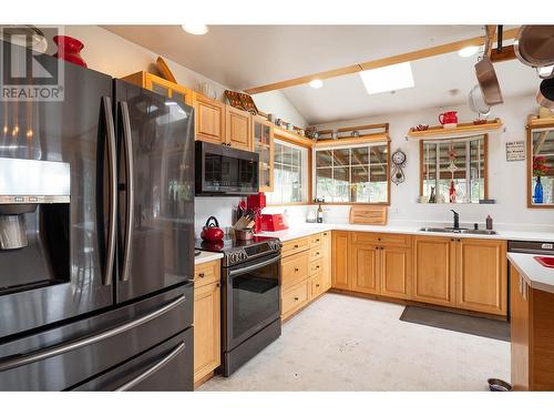 956 Barber Road, Clearwater, BC - Indoor Photo Showing Kitchen With Double Sink