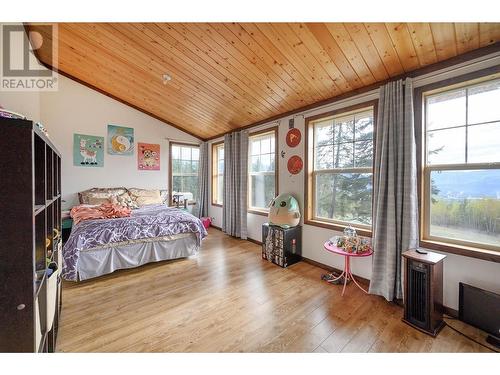 956 Barber Road, Clearwater, BC - Indoor Photo Showing Bedroom