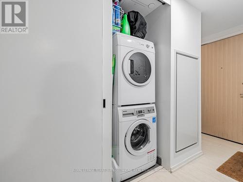 644 - 5 Soudan Avenue, Toronto, ON - Indoor Photo Showing Laundry Room
