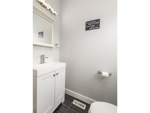 1022 Purcell Crescent, Creston, BC - Indoor Photo Showing Bathroom