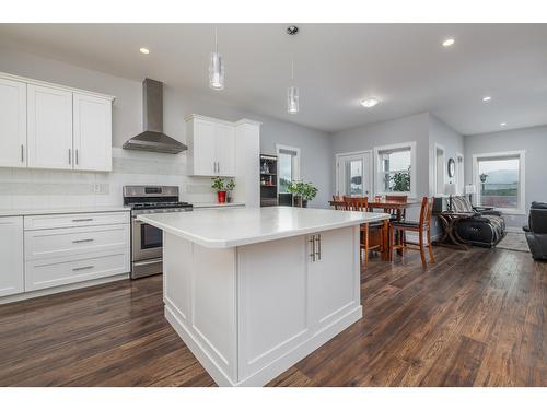 1022 Purcell Crescent, Creston, BC - Indoor Photo Showing Kitchen