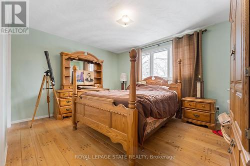 560 Westover Road, Hamilton, ON - Indoor Photo Showing Bedroom