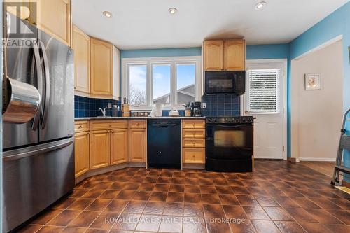 560 Westover Road, Hamilton, ON - Indoor Photo Showing Kitchen