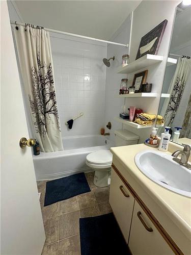 11 Durum Drive, Brandon, MB - Indoor Photo Showing Bathroom