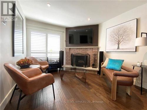 1134 Glen Valley Road, Oakville (West Oak Trails), ON - Indoor Photo Showing Living Room With Fireplace