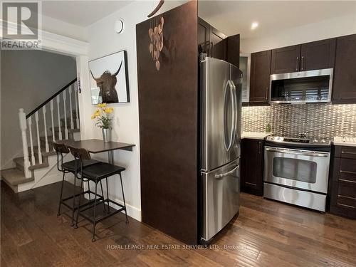 1134 Glen Valley Road, Oakville (West Oak Trails), ON - Indoor Photo Showing Kitchen With Upgraded Kitchen