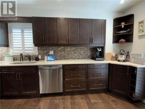 1134 Glen Valley Road, Oakville (West Oak Trails), ON - Indoor Photo Showing Kitchen With Upgraded Kitchen