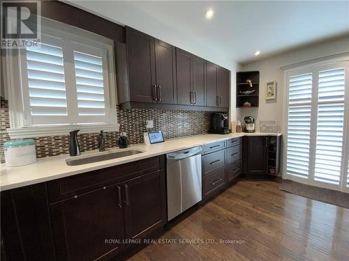 1134 Glen Valley Road, Oakville (West Oak Trails), ON - Indoor Photo Showing Kitchen