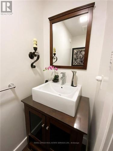 1134 Glen Valley Road, Oakville (West Oak Trails), ON - Indoor Photo Showing Bathroom