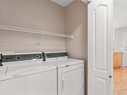 27-2210 Louie Drive, West Kelowna, BC - Indoor Photo Showing Laundry Room