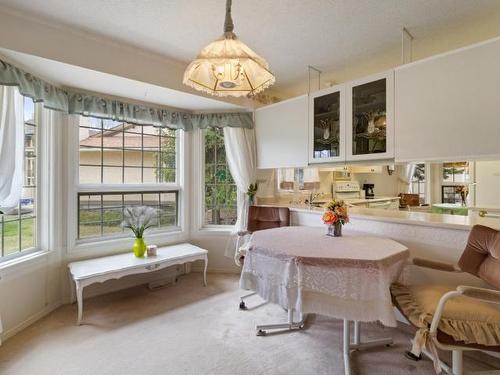 18-1750 Pacific Way, Kamloops, BC - Indoor Photo Showing Dining Room