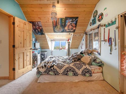 956 Barber Rd, Clearwater, BC - Indoor Photo Showing Bedroom