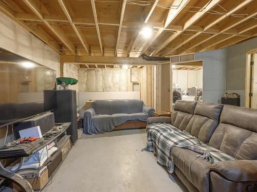 956 Barber Rd, Clearwater, BC - Indoor Photo Showing Basement