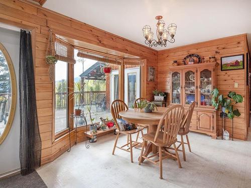 956 Barber Rd, Clearwater, BC - Indoor Photo Showing Dining Room