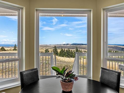 4860 Jackson Road, Kamloops, BC - Indoor