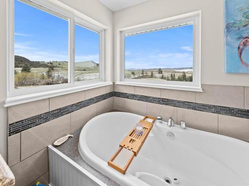 4860 Jackson Road, Kamloops, BC - Indoor Photo Showing Bathroom