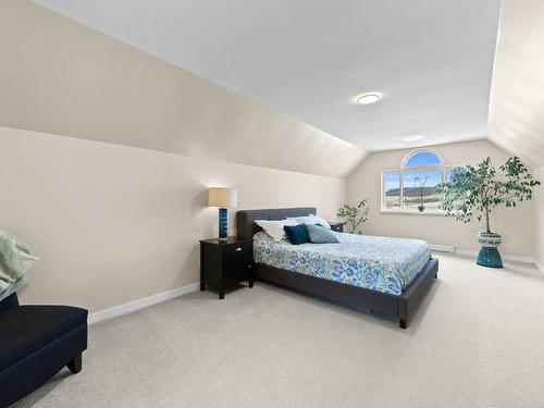 4860 Jackson Road, Kamloops, BC - Indoor Photo Showing Bedroom