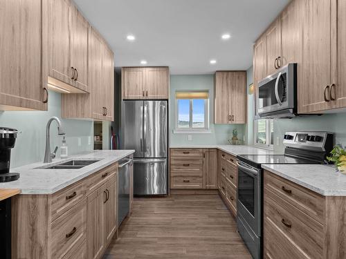 4860 Jackson Road, Kamloops, BC - Indoor Photo Showing Kitchen With Double Sink With Upgraded Kitchen