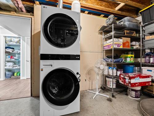 4860 Jackson Road, Kamloops, BC - Indoor Photo Showing Laundry Room