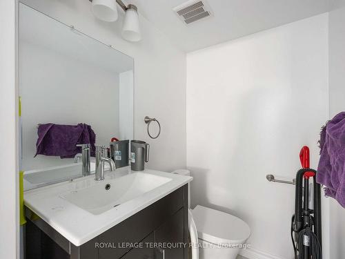 1330 Aldergrove Dr, Oshawa, ON - Indoor Photo Showing Bathroom