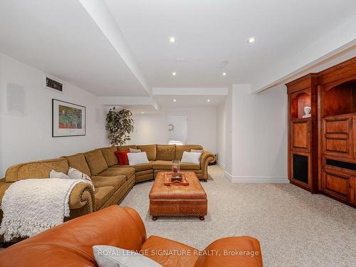 1600 Kenmuir Ave, Mississauga, ON - Indoor Photo Showing Living Room