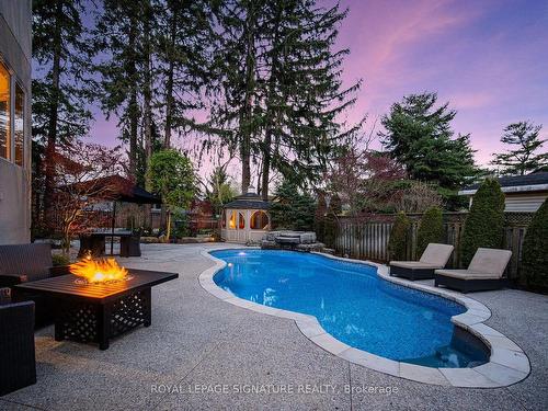 1600 Kenmuir Ave, Mississauga, ON - Outdoor With In Ground Pool With Deck Patio Veranda With Backyard