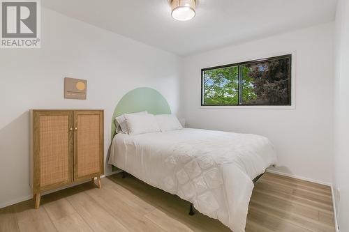 1100 Crown Street, Kelowna, BC - Indoor Photo Showing Bedroom