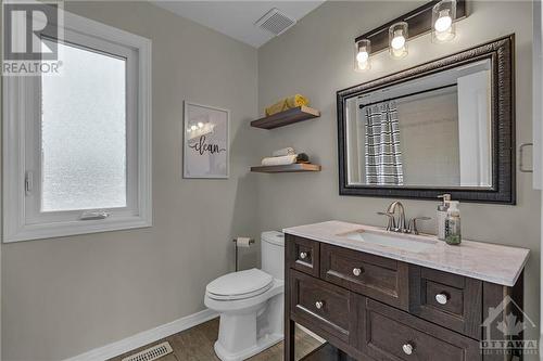 22 Fernbrook Place, Kanata, ON - Indoor Photo Showing Bathroom