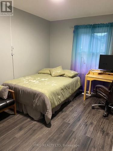 211 Provincial Place, Brampton, ON - Indoor Photo Showing Bedroom