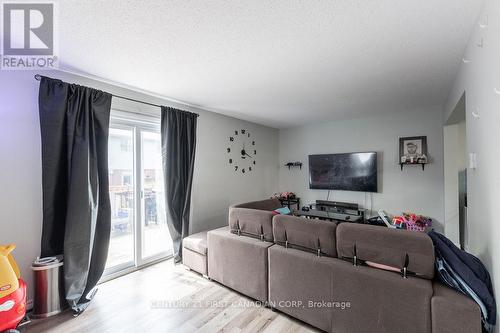 23 - 217 Martinet Avenue, London, ON - Indoor Photo Showing Living Room