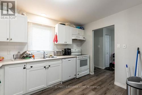 23 - 217 Martinet Avenue, London, ON - Indoor Photo Showing Kitchen With Double Sink