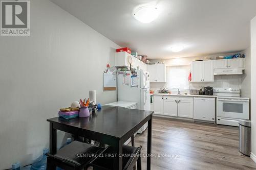 23 - 217 Martinet Avenue, London, ON - Indoor Photo Showing Kitchen