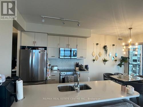 1015 - 39 Annie Craig Drive, Toronto, ON - Indoor Photo Showing Kitchen With Stainless Steel Kitchen With Upgraded Kitchen