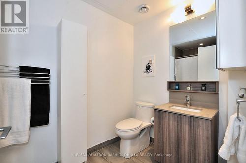 2011 - 5 Buttermill Avenue, Vaughan, ON - Indoor Photo Showing Bathroom
