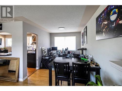 724 Kinnear Avenue, Kelowna, BC - Indoor Photo Showing Dining Room