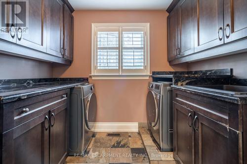 212 Valleyview Drive, Hamilton, ON - Indoor Photo Showing Laundry Room
